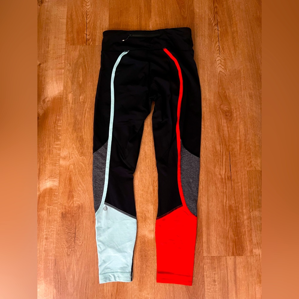 Women’s Lululemon leggings in size 2